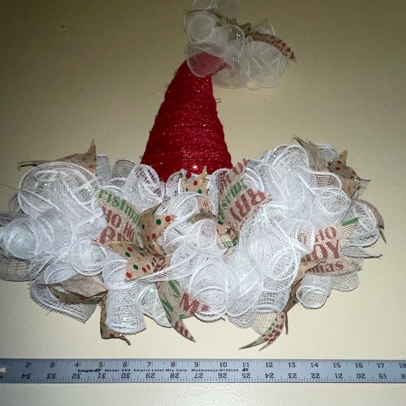 Santa Hat Wreath - Picture 3 of 7